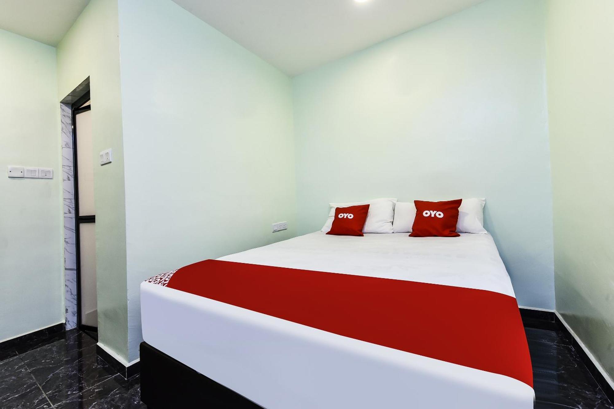 Oyo 90445 Th Hotel Bahau Zewnętrze zdjęcie