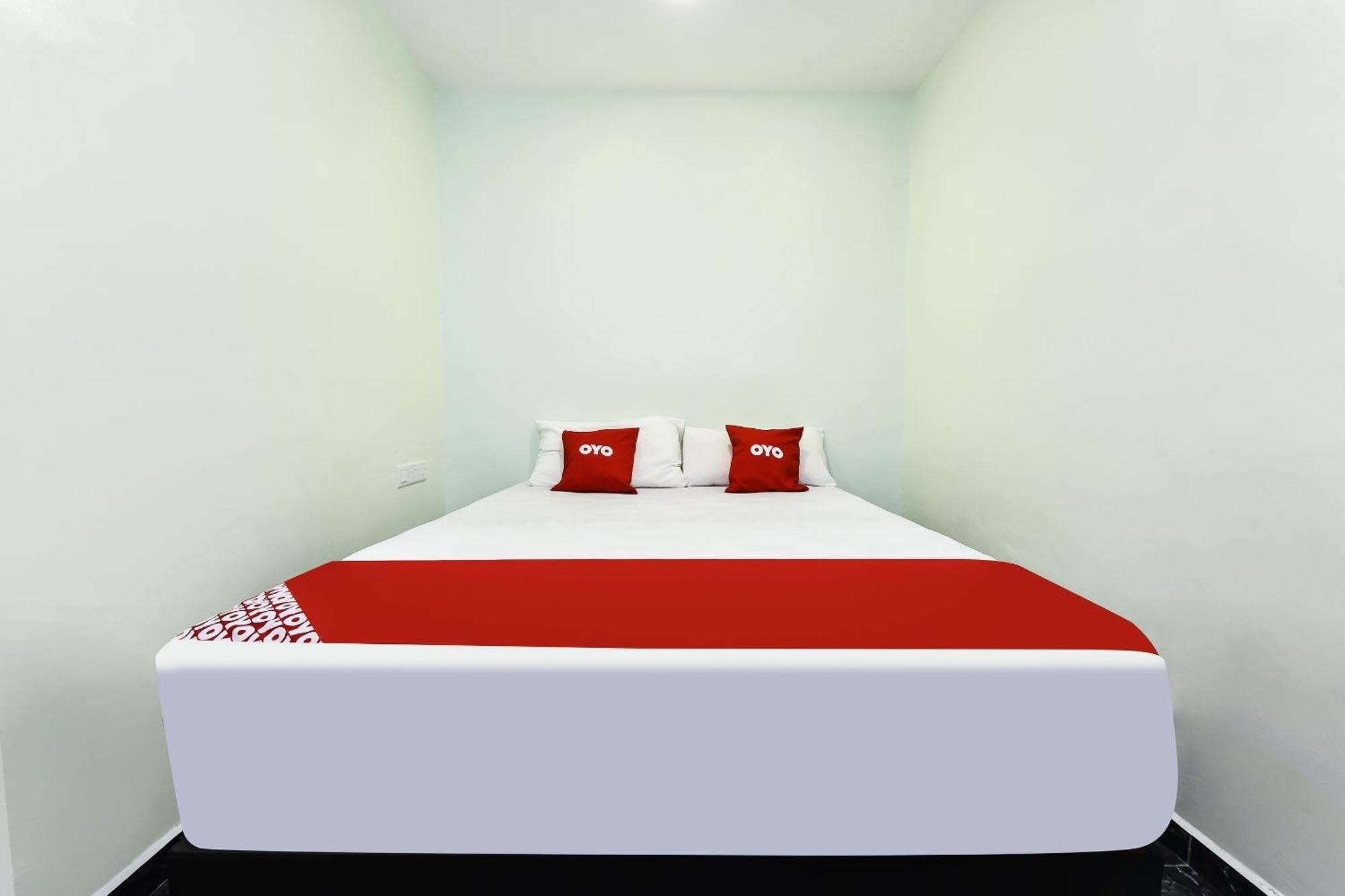 Oyo 90445 Th Hotel Bahau Zewnętrze zdjęcie