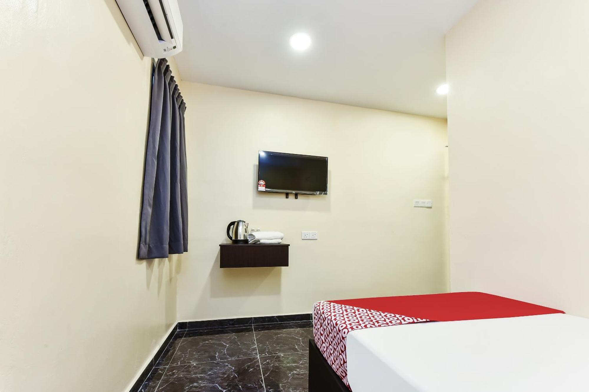 Oyo 90445 Th Hotel Bahau Zewnętrze zdjęcie